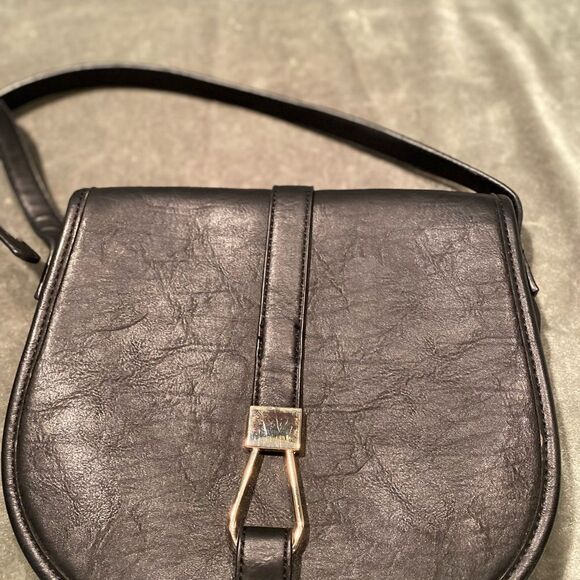 #135 Boutique Leather Black Saddle Bag - Picture 2 of 11